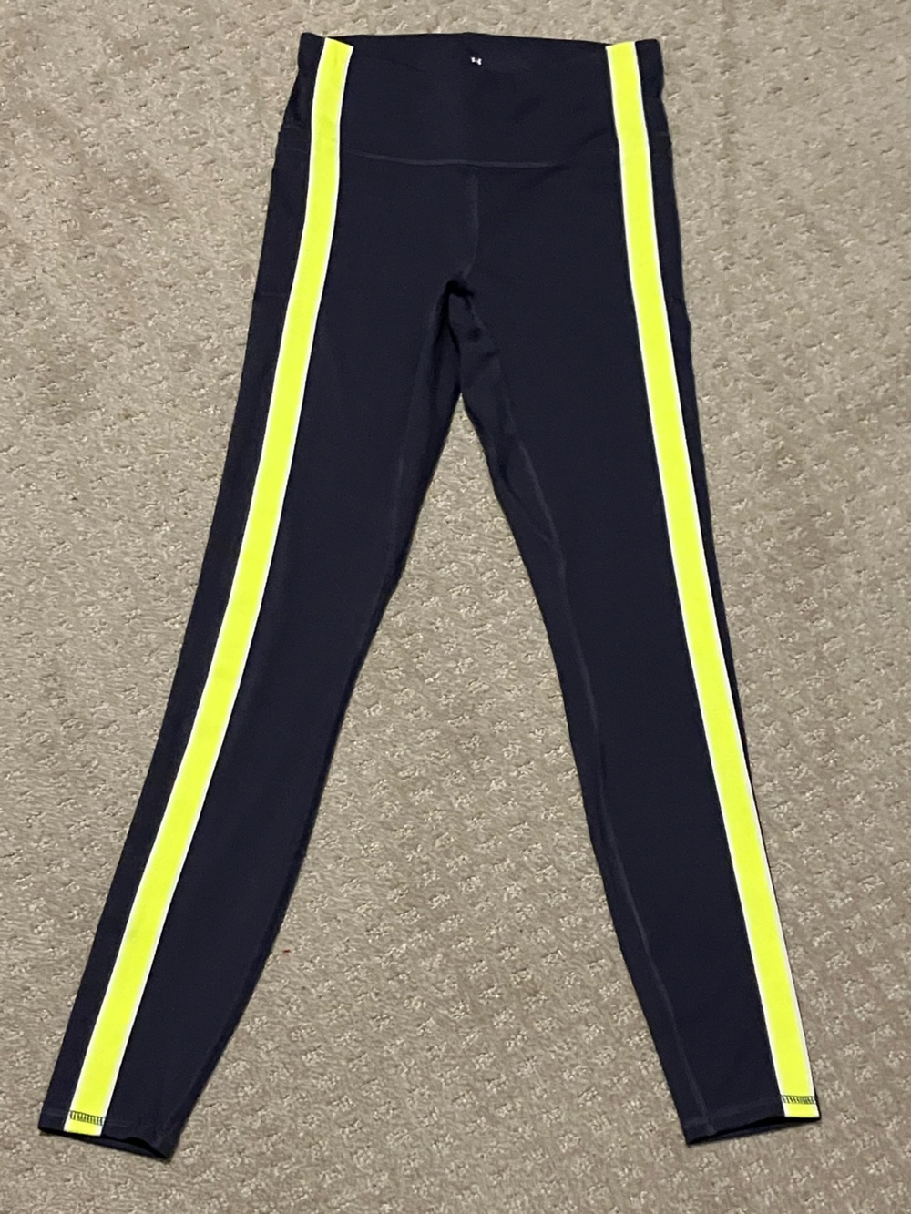 Under Armour Women’s Medium Compression Leggings Dual Phone Pockets Neon Stripe